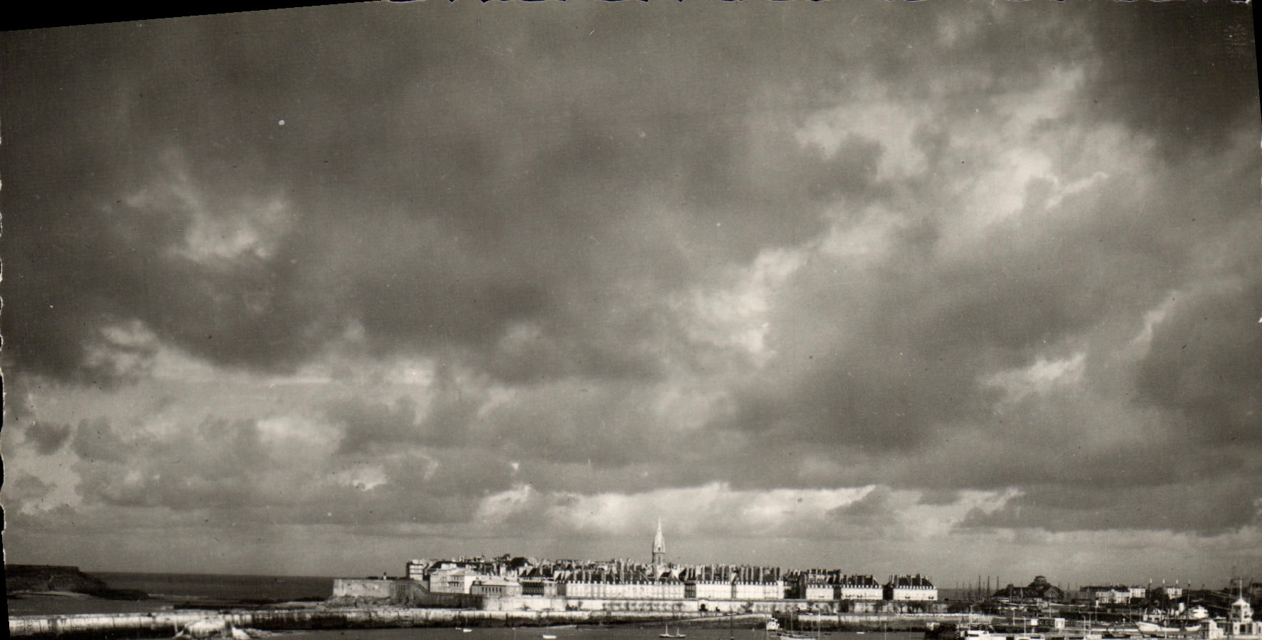 Saint-Malo (Il-et-V.) — Vue générale — Éditeur : Paris, 138