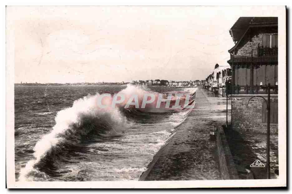 La Digue à Saint-Malo — par gros temps — Réal Photo, R. Létoide, n°140
