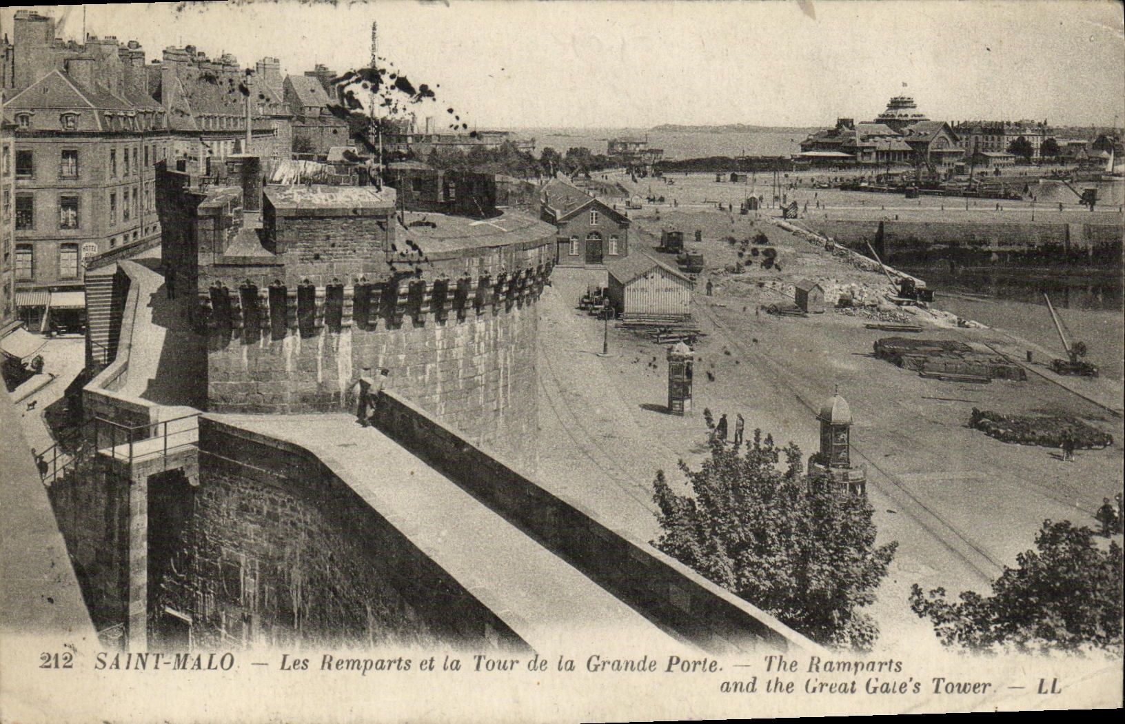 SAINT-MALO — Los Muros y la Torre de la Grande Porta — LL