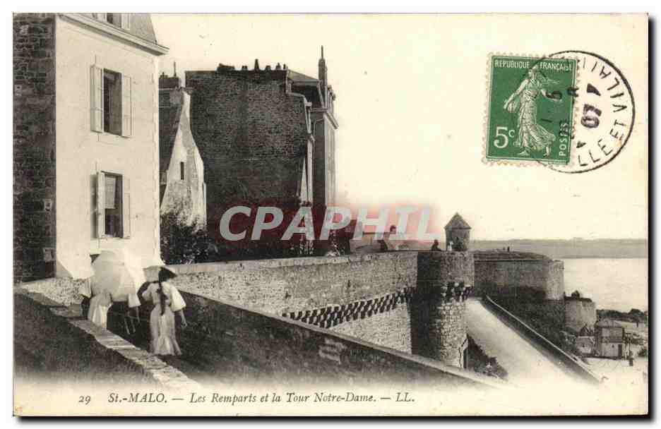 CPA St Malo Les Remparts et la Tour Notre Dame