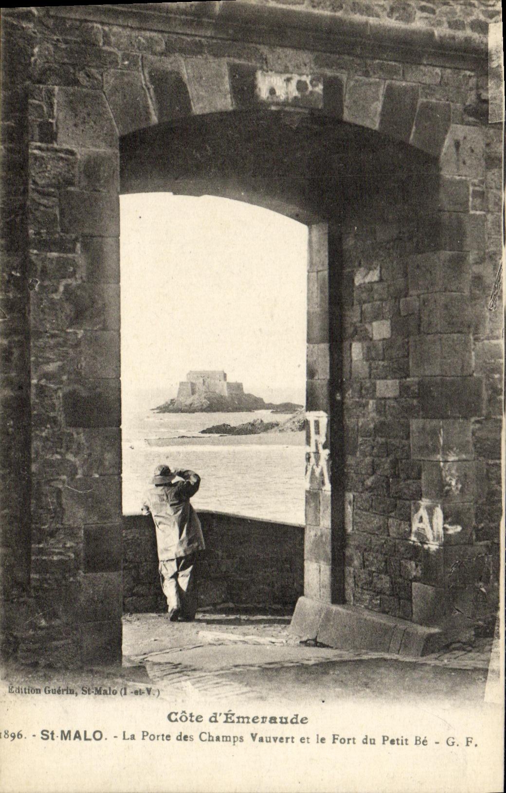 CPA Saint Malo La Porte des Champs Vauvert et le Fort du Petit Be Pecheur