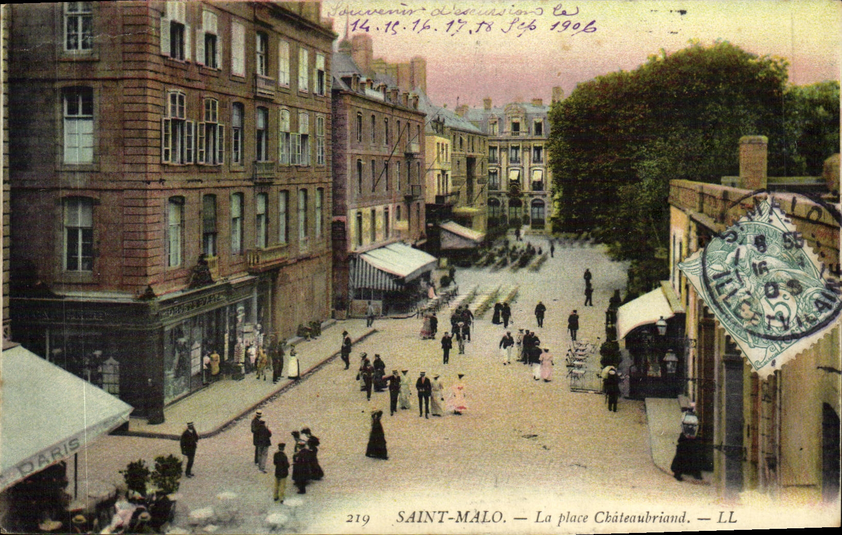 SAINT-MALO — La place Châteaubriand — LL — n°219