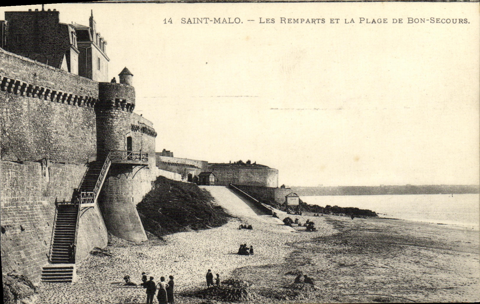 Saint-Malo — Les Remparts et la Plage de Bon-Secours — n°14