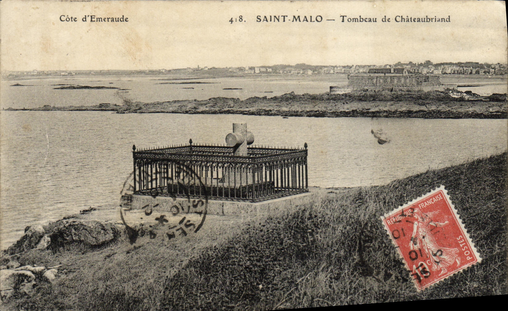 Saint-Malo — Grab von Châteaubriand — Emerald Coast