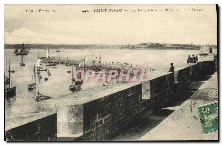Saint-Malo — Les Remparts — Le Môle, au loin, Dinard — Côte d’Émeraude, n°1442