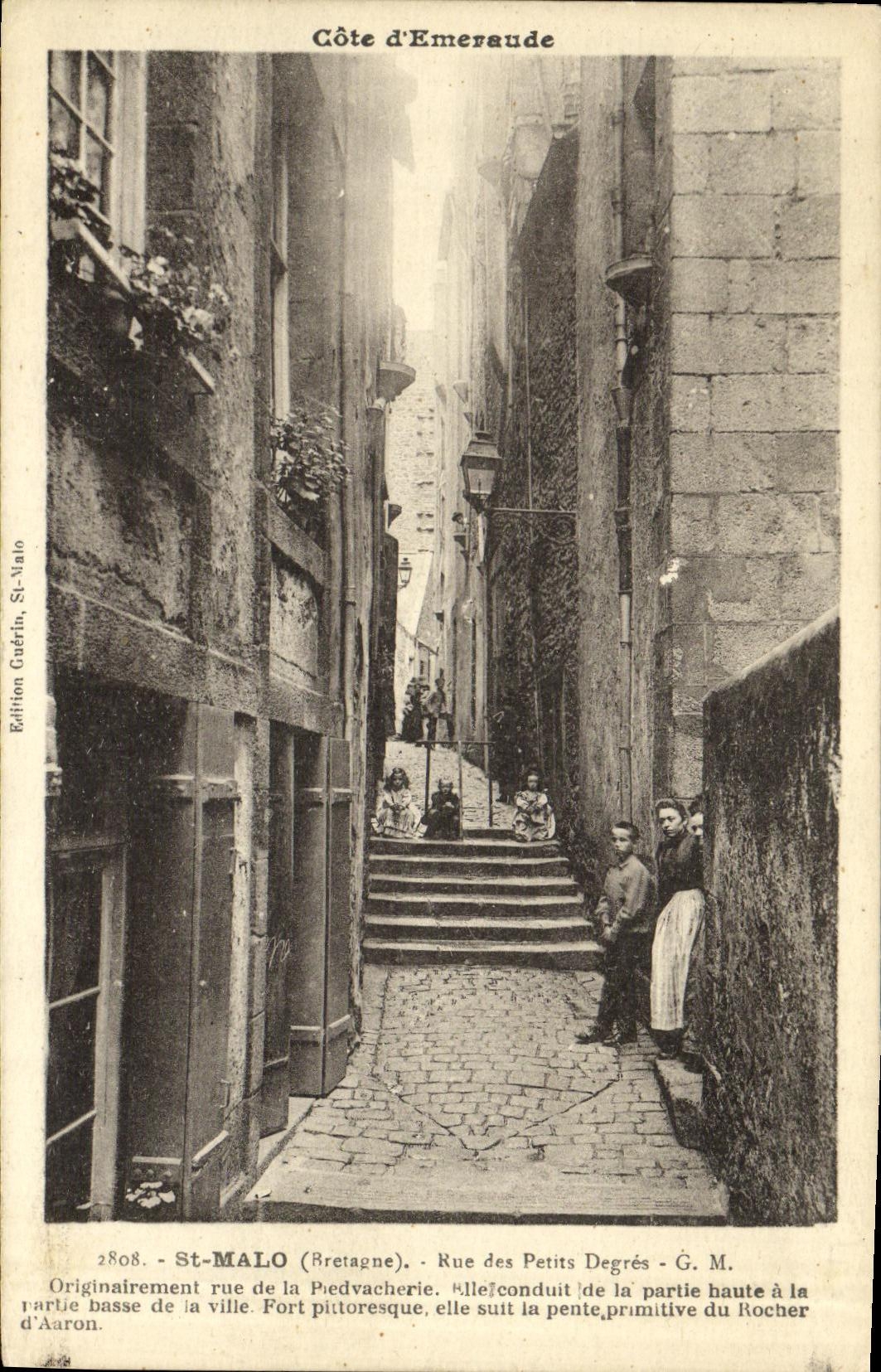 St-Malo (Bretagne) - Côte d'Emeraude - Rue des Petits Degrés - Édition Guth & Nato, n°2808