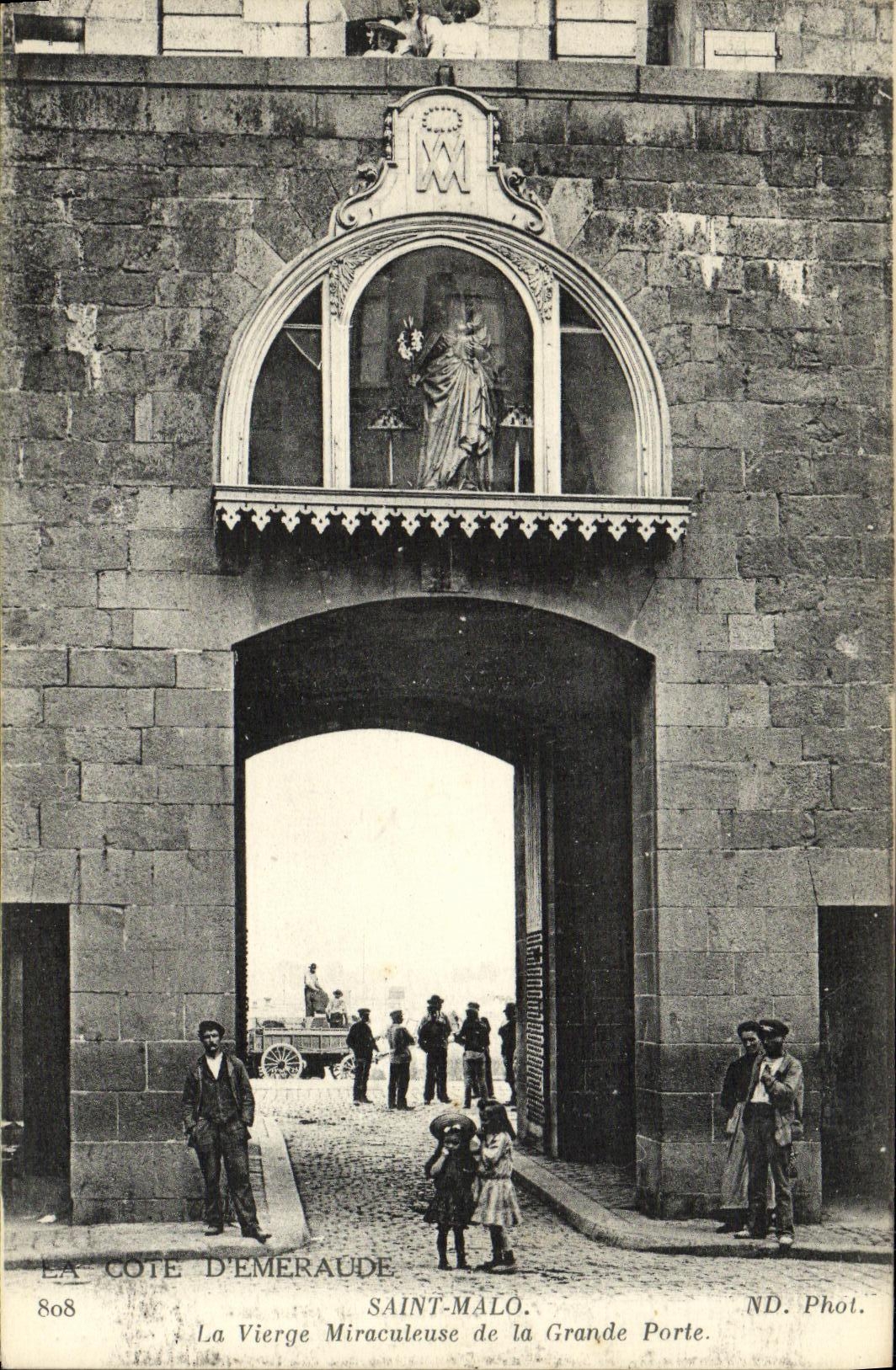 La Côte d'Émeraude — La Vierge Miraculeuse de la Grande Porte — ND. Phot.