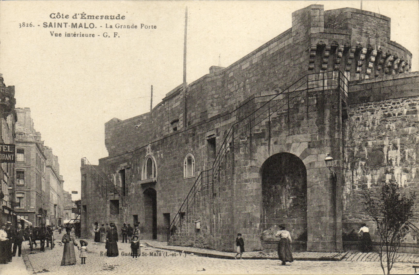 Saint-Malo - La Grande Porte — vue intérieure — G. F. (éditeur) n°3826