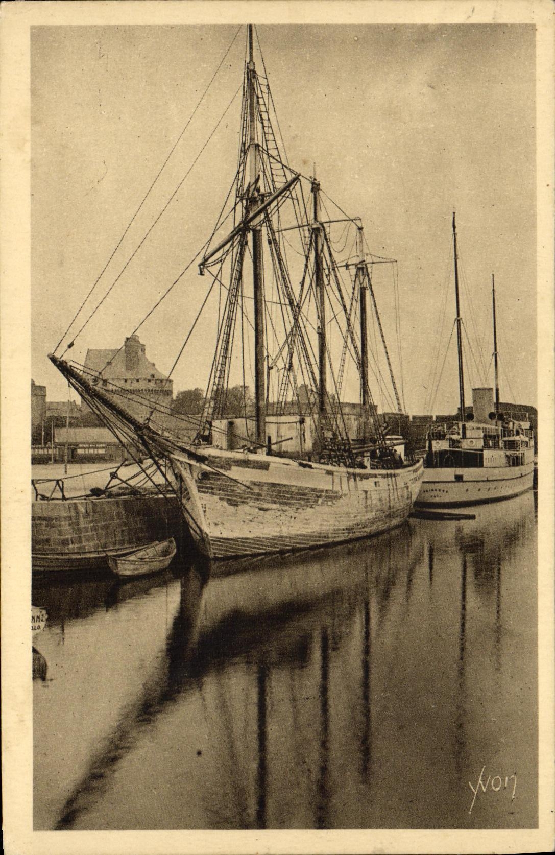 aint Malo Terreneuvas a quai Bateau voilier 