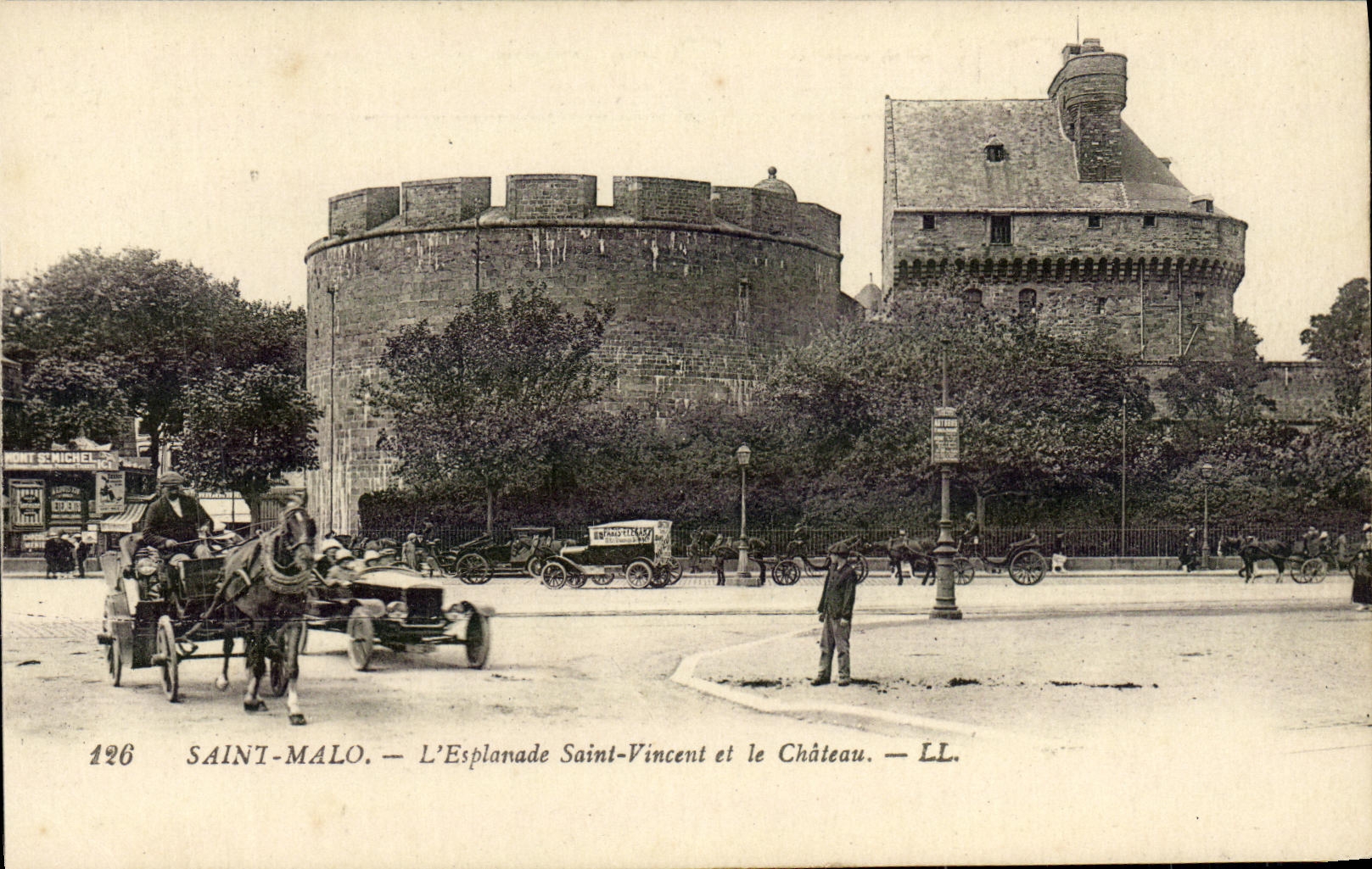Saint-Malo — L'Esplanade Saint-Vincent et le Château — LL. — N° 126