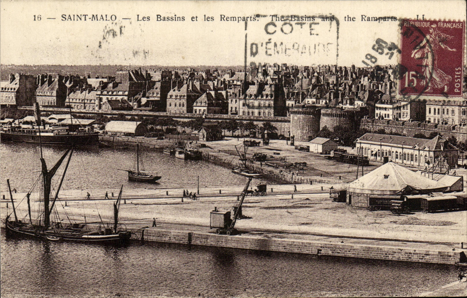 SAINT-MALO — Les Bassins et les Remparts — Côte d'Émeraude