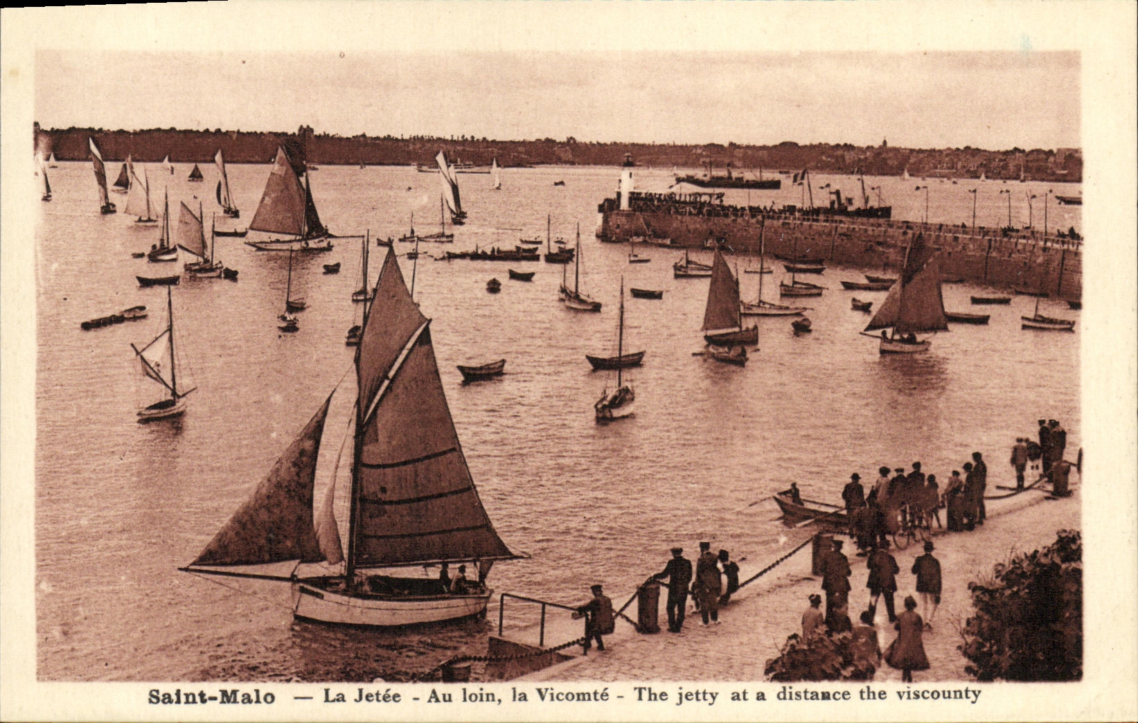 Saint-Malo — La Jetée — Au loin, la Vicomté