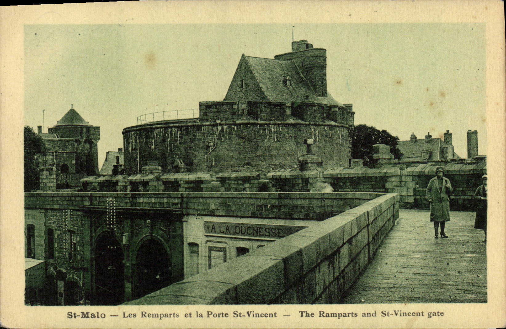 St-Malo — Les Remparts et la Porte St-Vincent — Collection Emersaude, St-Malo, édit. Languard