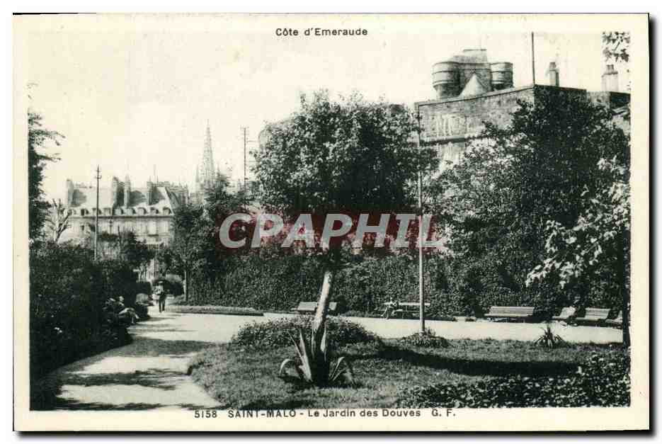 CPA Saint Malo Le Jardin des Douves