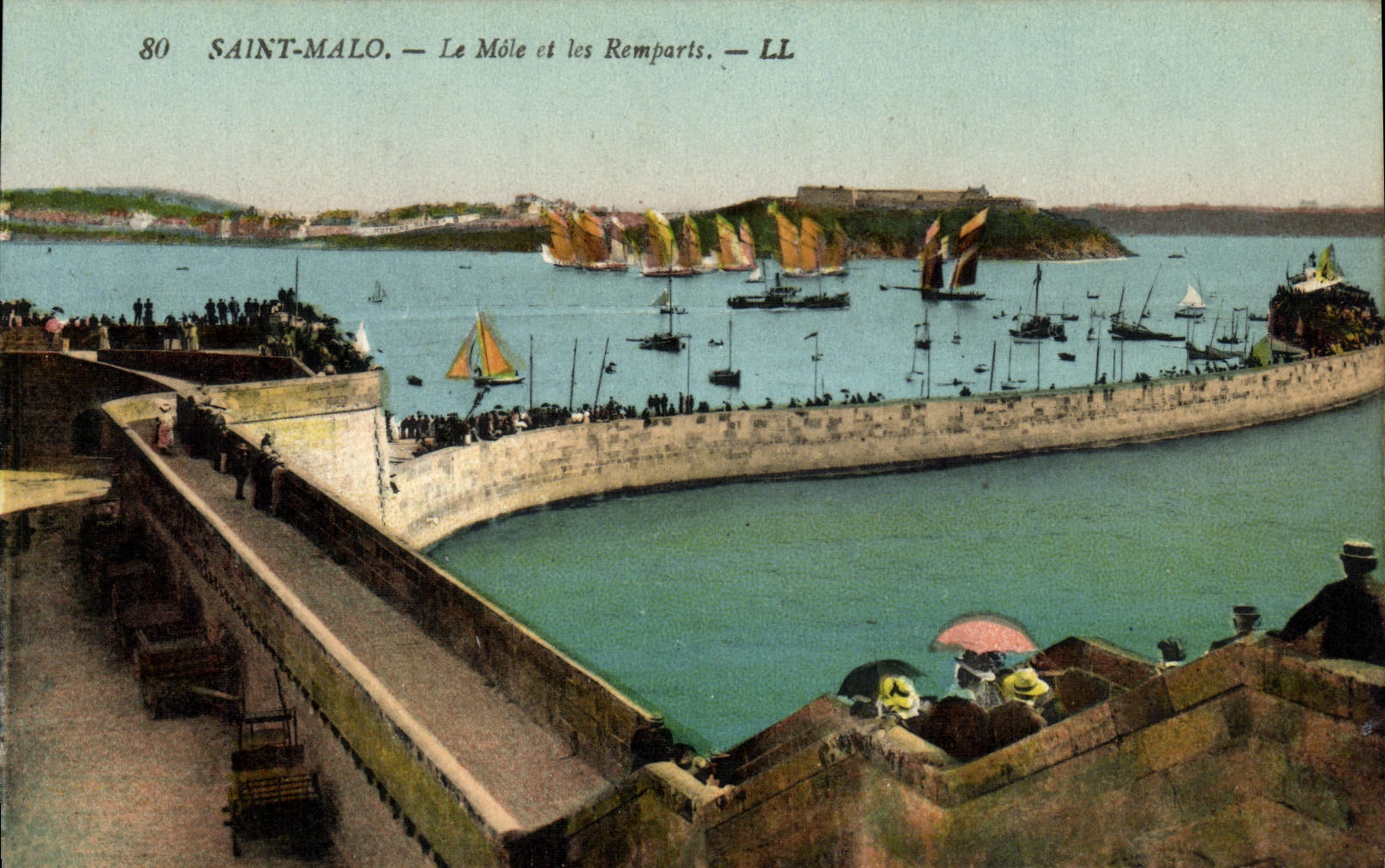 Saint-Malo — Le Môle et les Remparts — LL