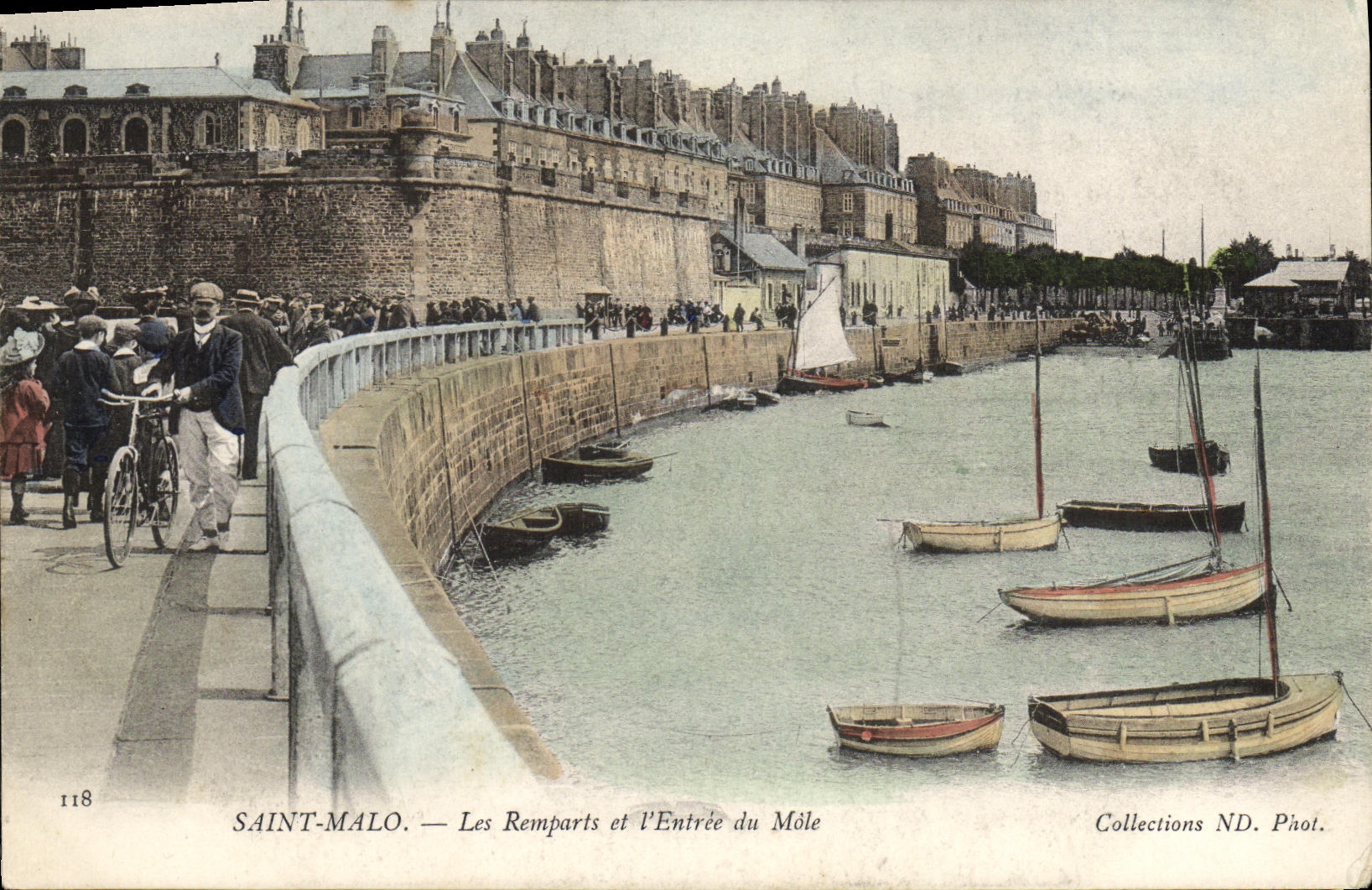 SAINT-MALO — Les Remparts et l'Entrée du Môle — Collections ND. Phot. n°118
