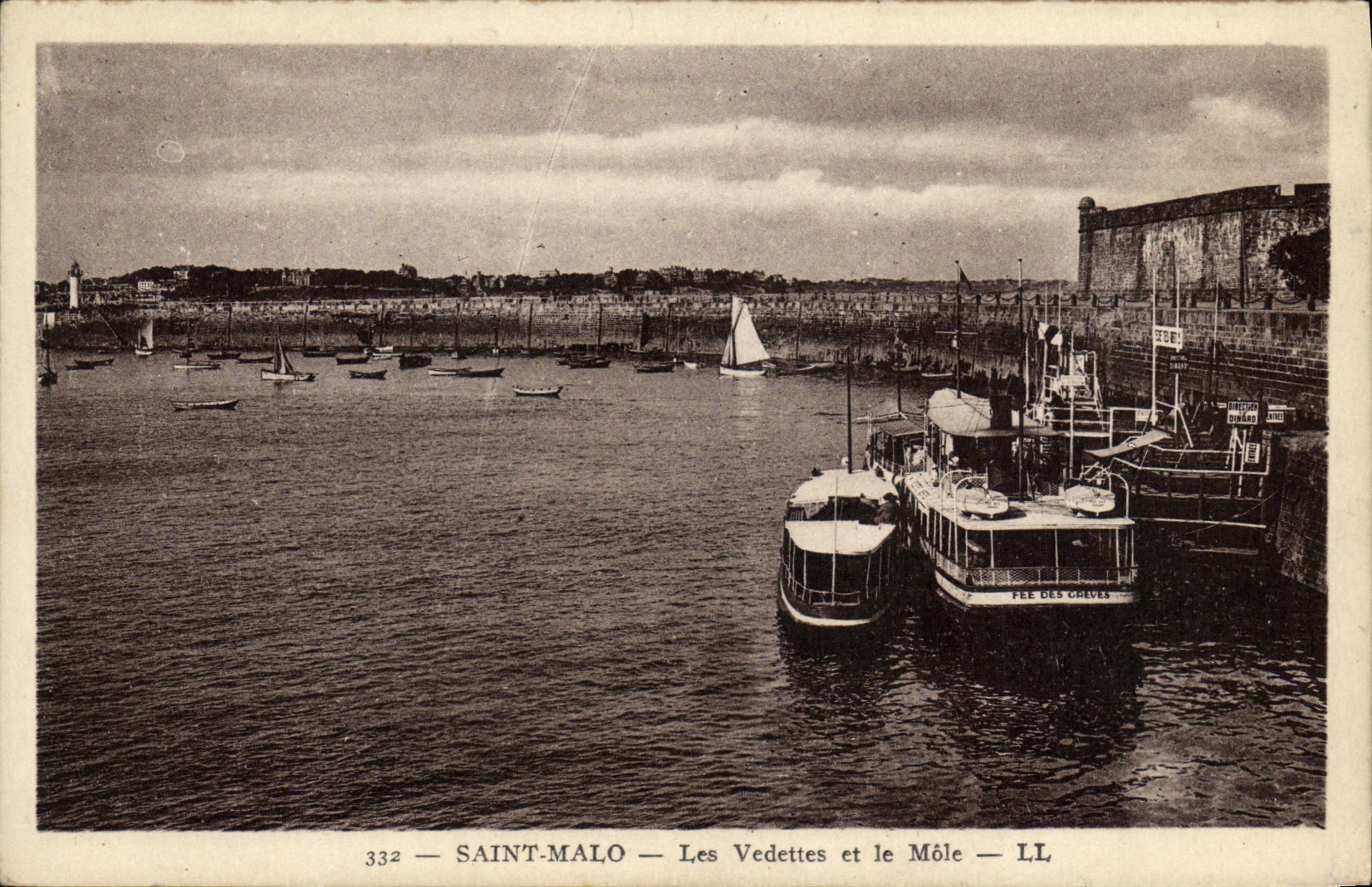 Saint-Malo — Le Vedette e il Molo — LL