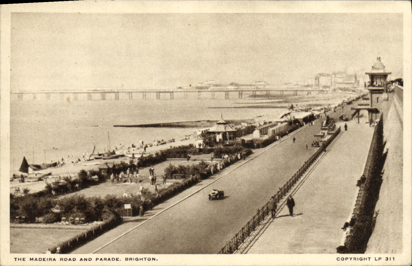 CPA The Madeira Road and Parade Brighton 