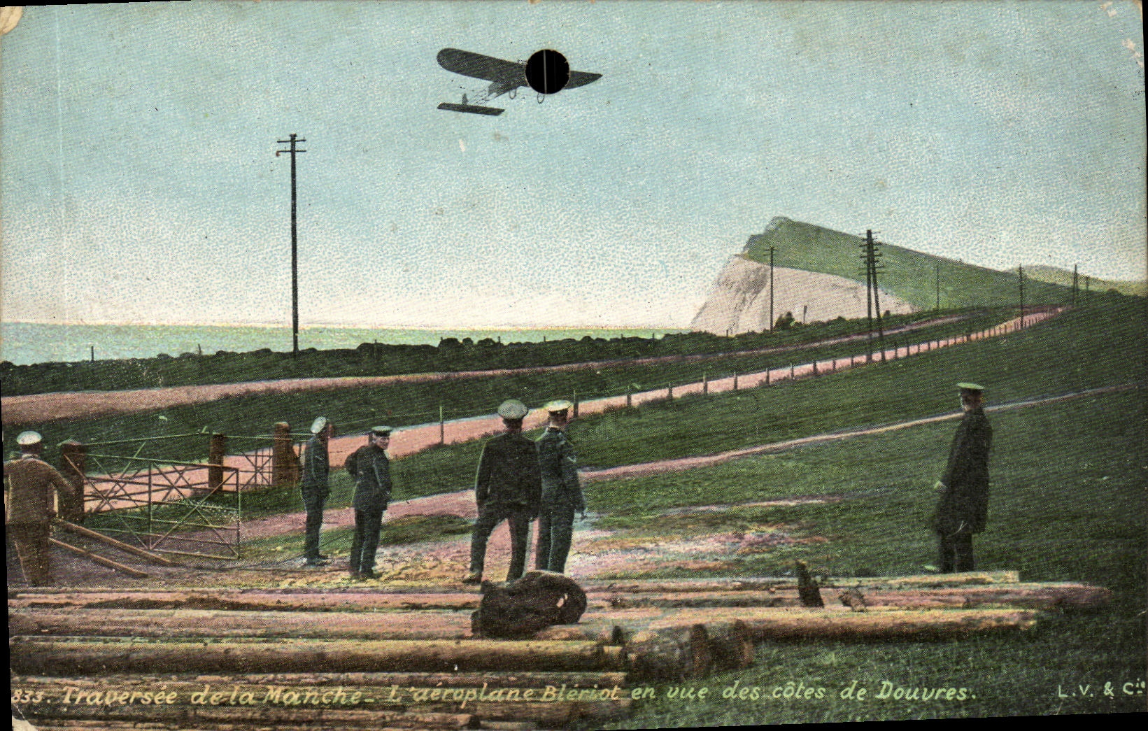 CPA Traversee de la Manche Bleriot en vue des cotes de Douvres Avion Aviation 