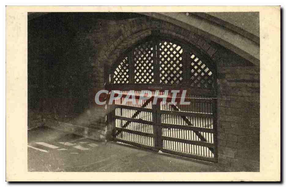 CPA London The Tower of London St Thaoms tower Traitor s gate