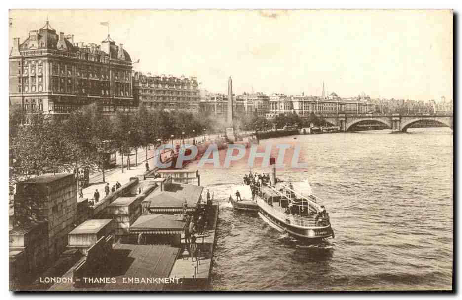 CPA London Thames Embankment Bateau