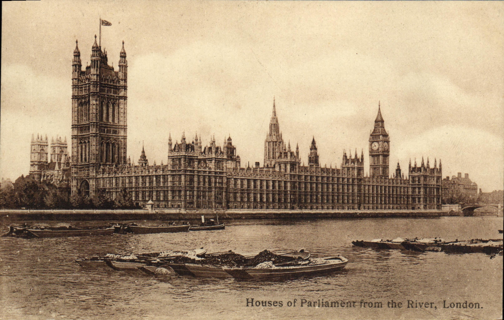 CPA London Houses Of Parliament From the River Peniches Bateaux
