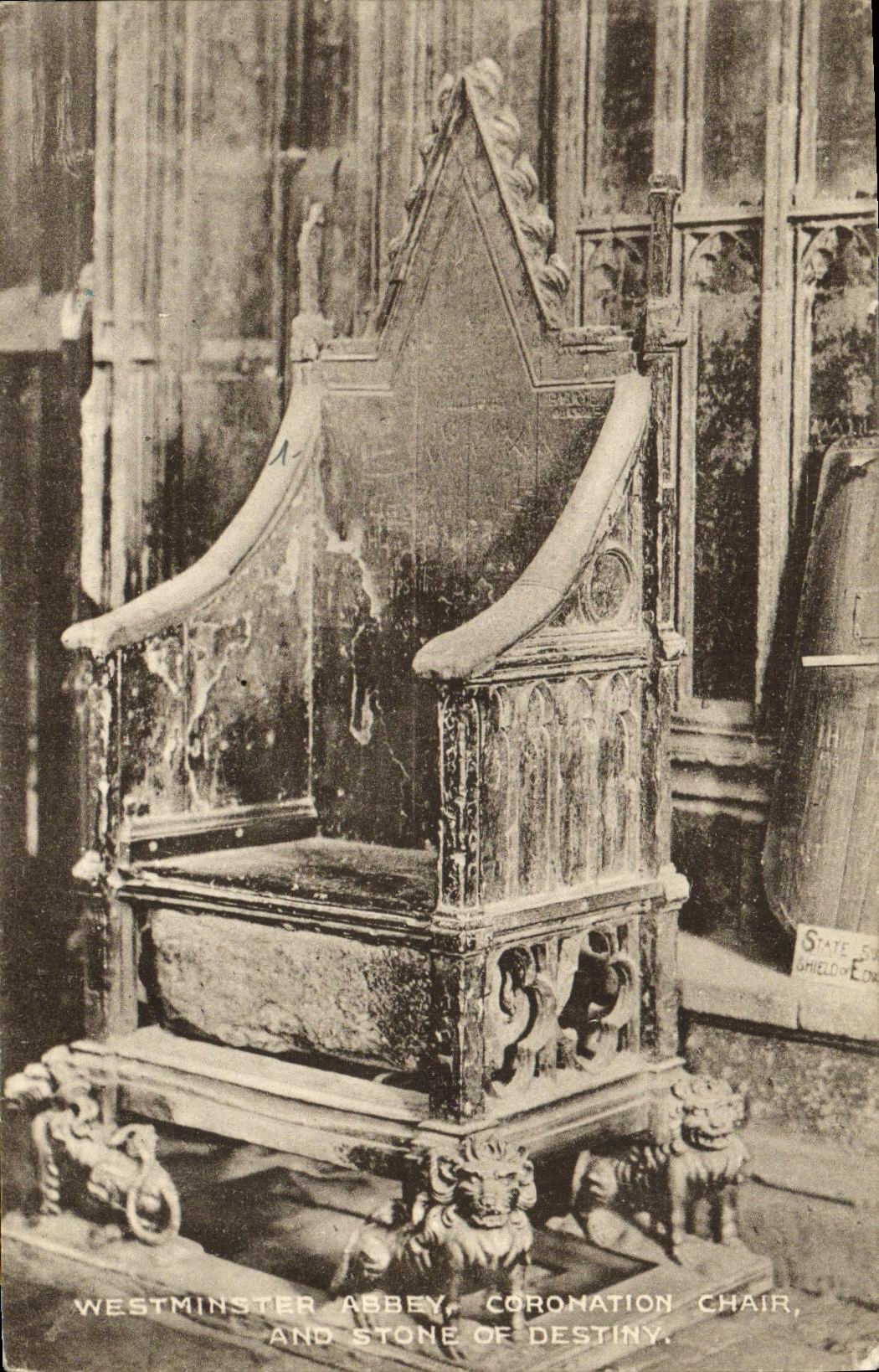 CPA London Westiminster Abbey Coronation Chair and stone of destiny