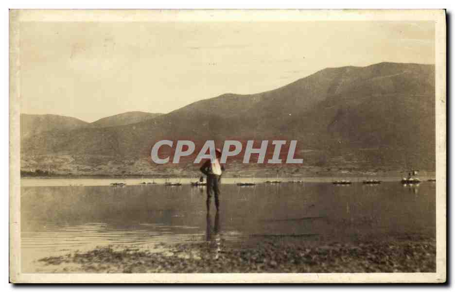 CARTE PHOTO Homme a la plage 