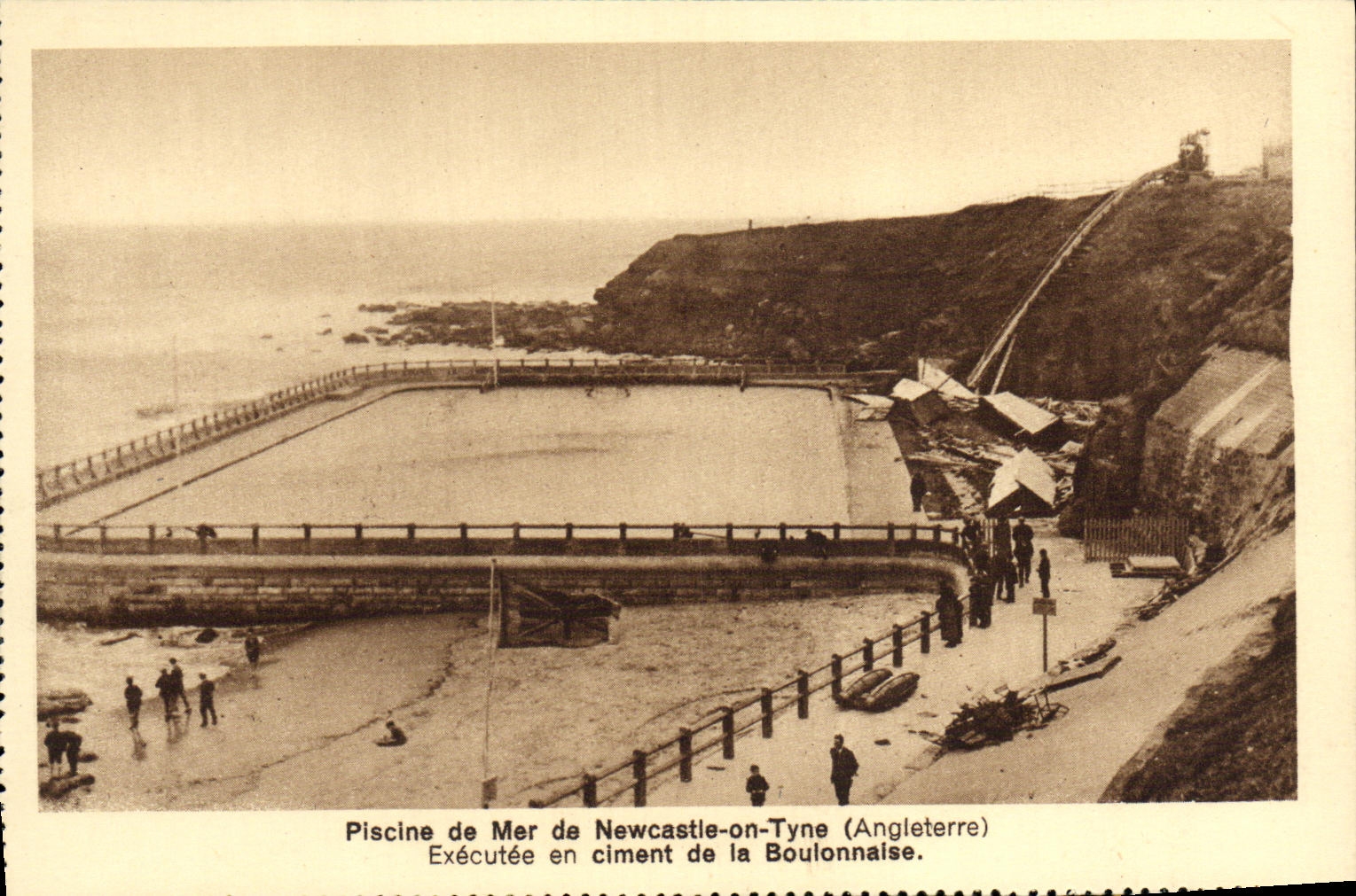 CPA Piscine de Mer de Newcastle on Tyne Executee en ciment de la Boulonnaise Poliet et Chausson