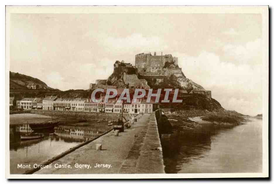 Mont Orgueuil Castle, Gorey, Jersey — vue du château sur la côte — éditeur non identifié