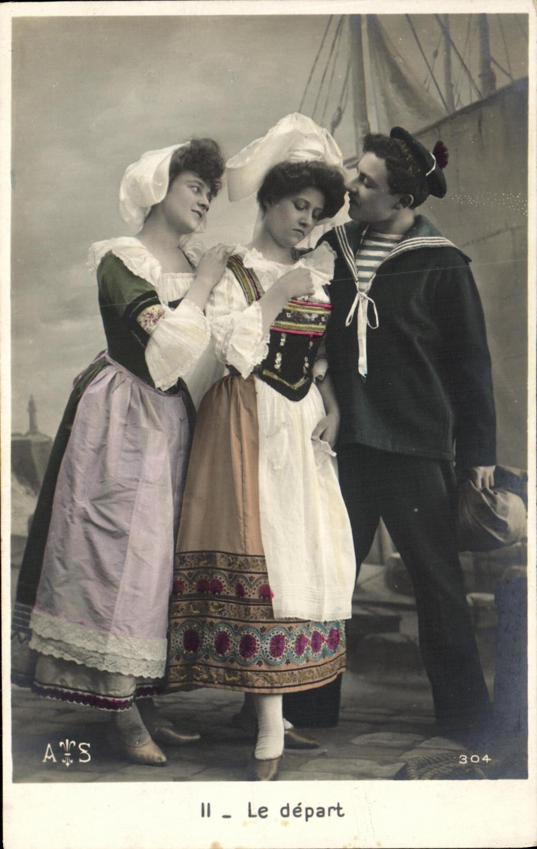 CPA Le depart Femmes Marin