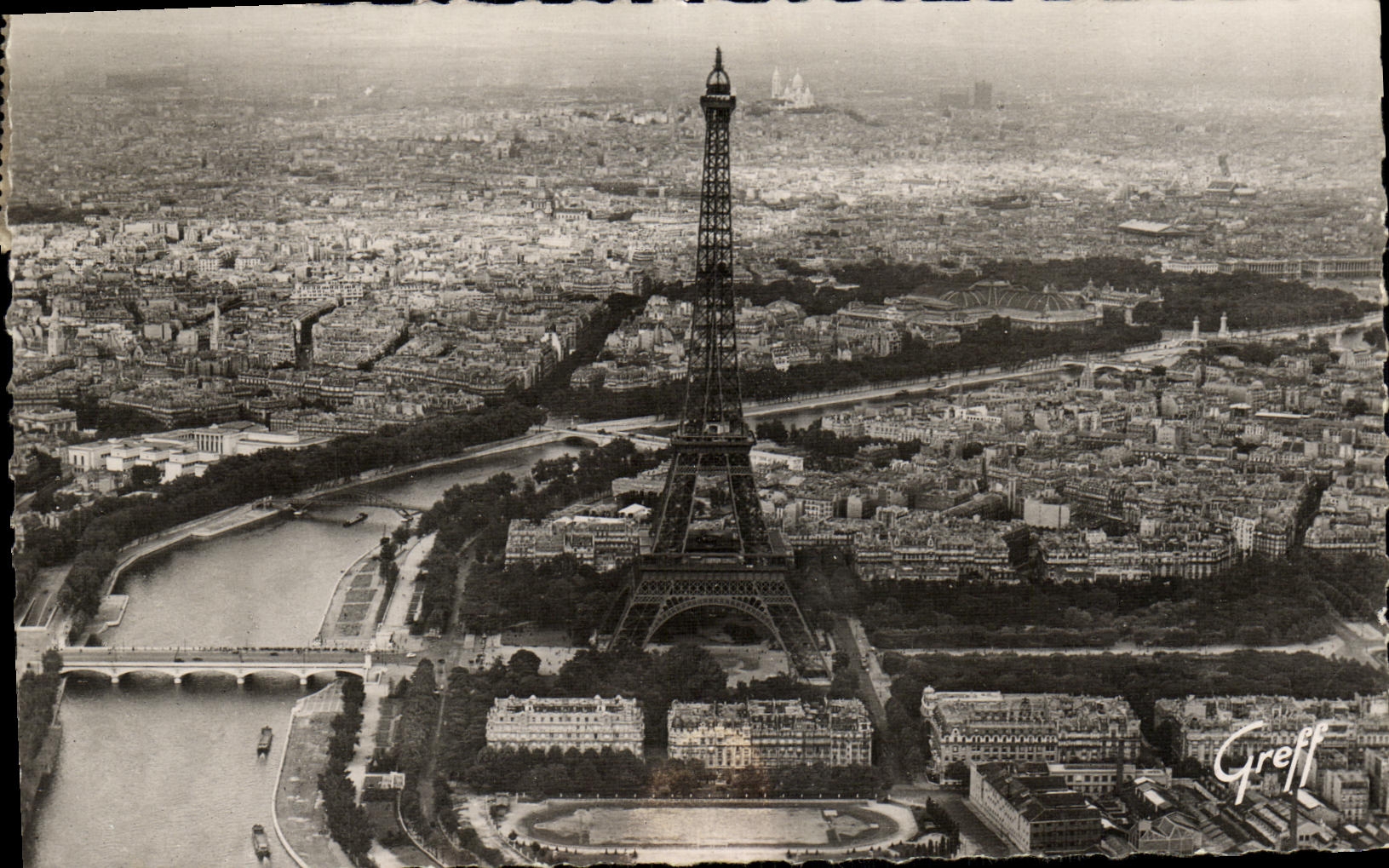 CPA Paris vue Generale La Tour Eiffel La seine Place de la concorde Basilique montmartre