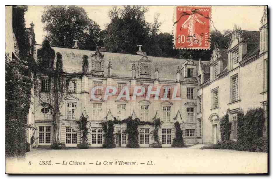 CPA Usse Le Chateau La Cour d Honneur