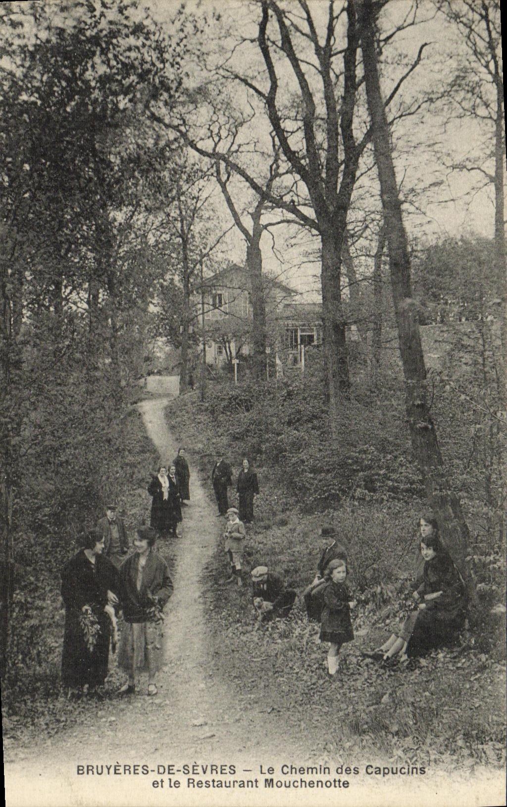 CPA Bruyeres De Sevres Le Chemin Des Capucins et le Restaurant Mouchenotte Enfants