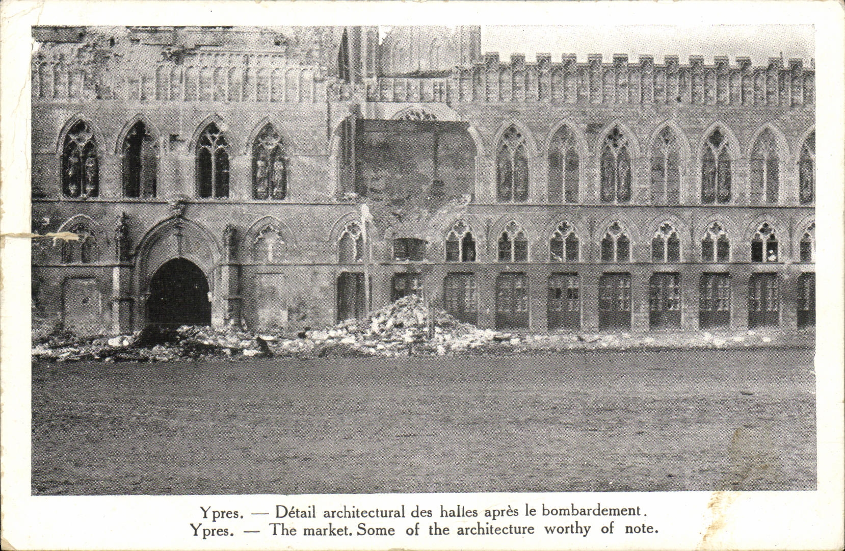 Ypres — Détail architectural des halles après le bombardement — Éditeur Mâchérie Mero, n° 10-15
