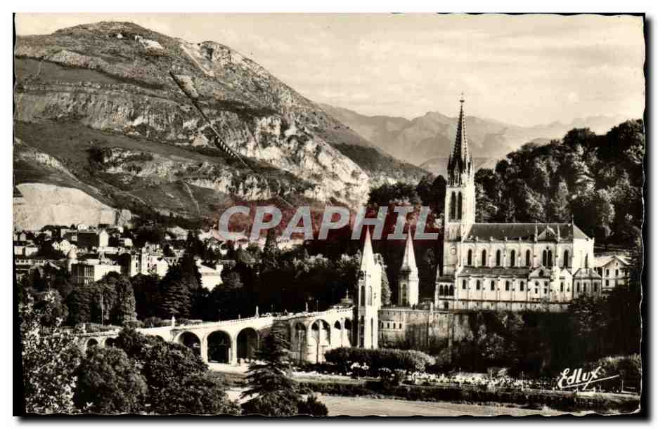 CPA Lourdes La Basilique Vue De Cote et le Pic
