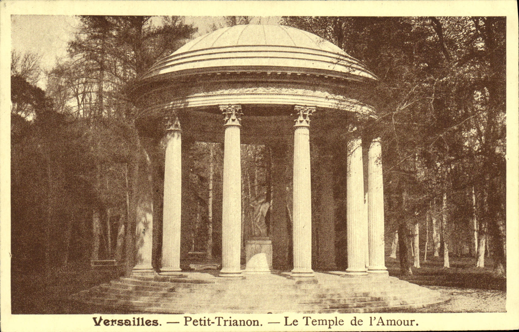 CPA Versailles Petit Trianon Le Temple de L Amour