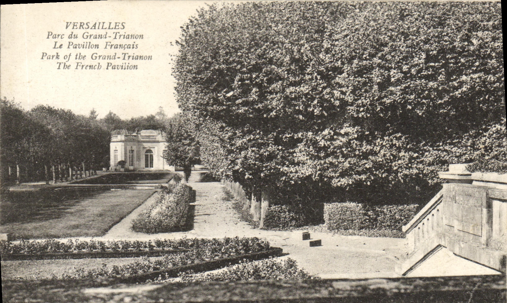 CPA Versailles Parc du Grand Trianon Le Pavillon Francais