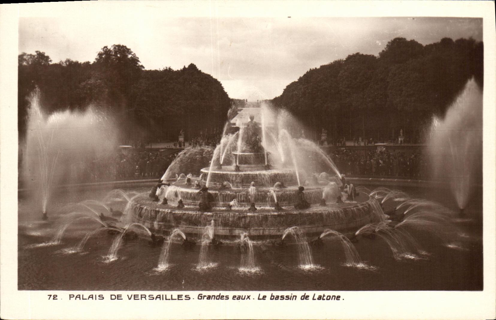 Palais de Versailles — Grandes eaux. Le bassin de Latone — Édition des Musées Nationaux, Paris