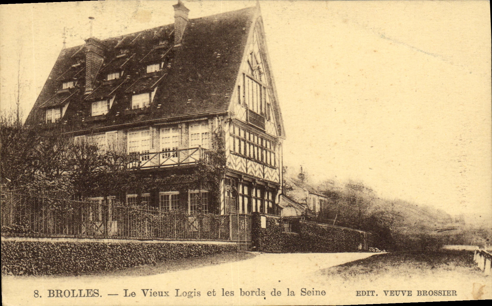 CPA Brolles Le Vieux Logis et les Bords de la Seine