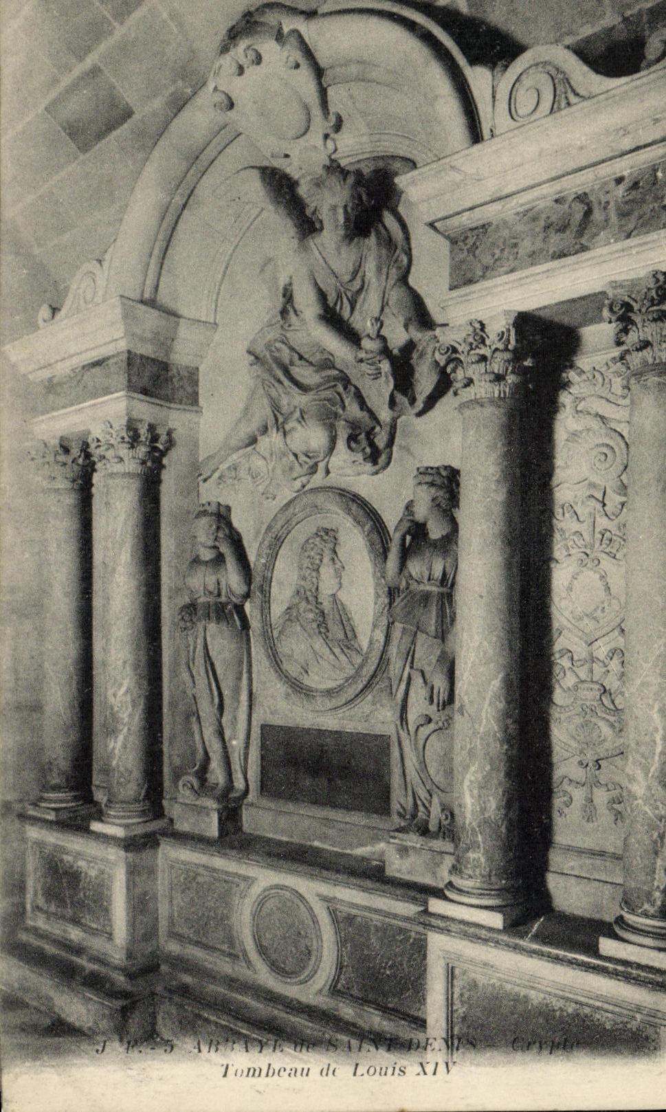 CPA Tombeau du Louis XIV Abbaye de Saint Denis
