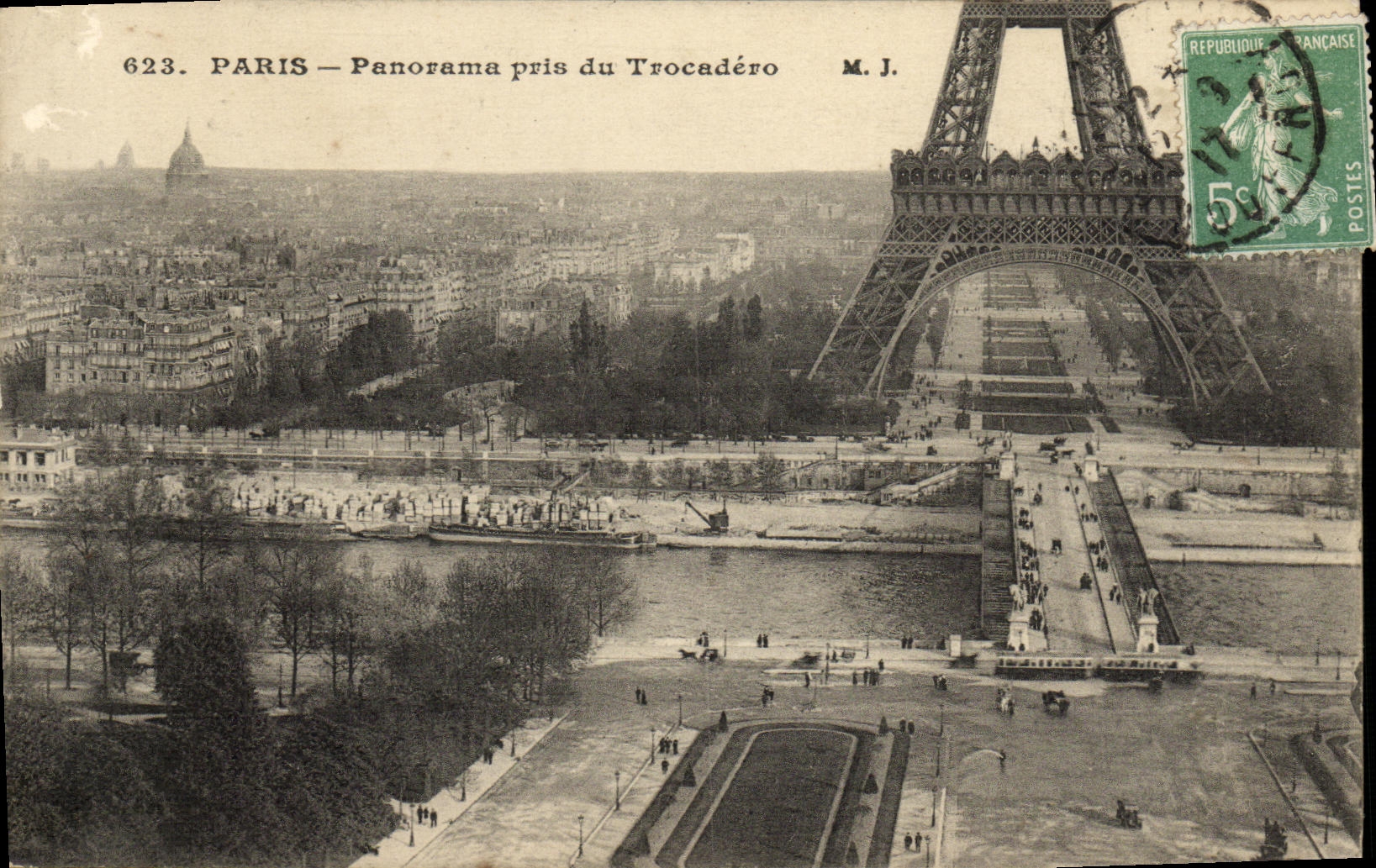 CPA Paris Panorama pris du Trocadero Tour Eiffel