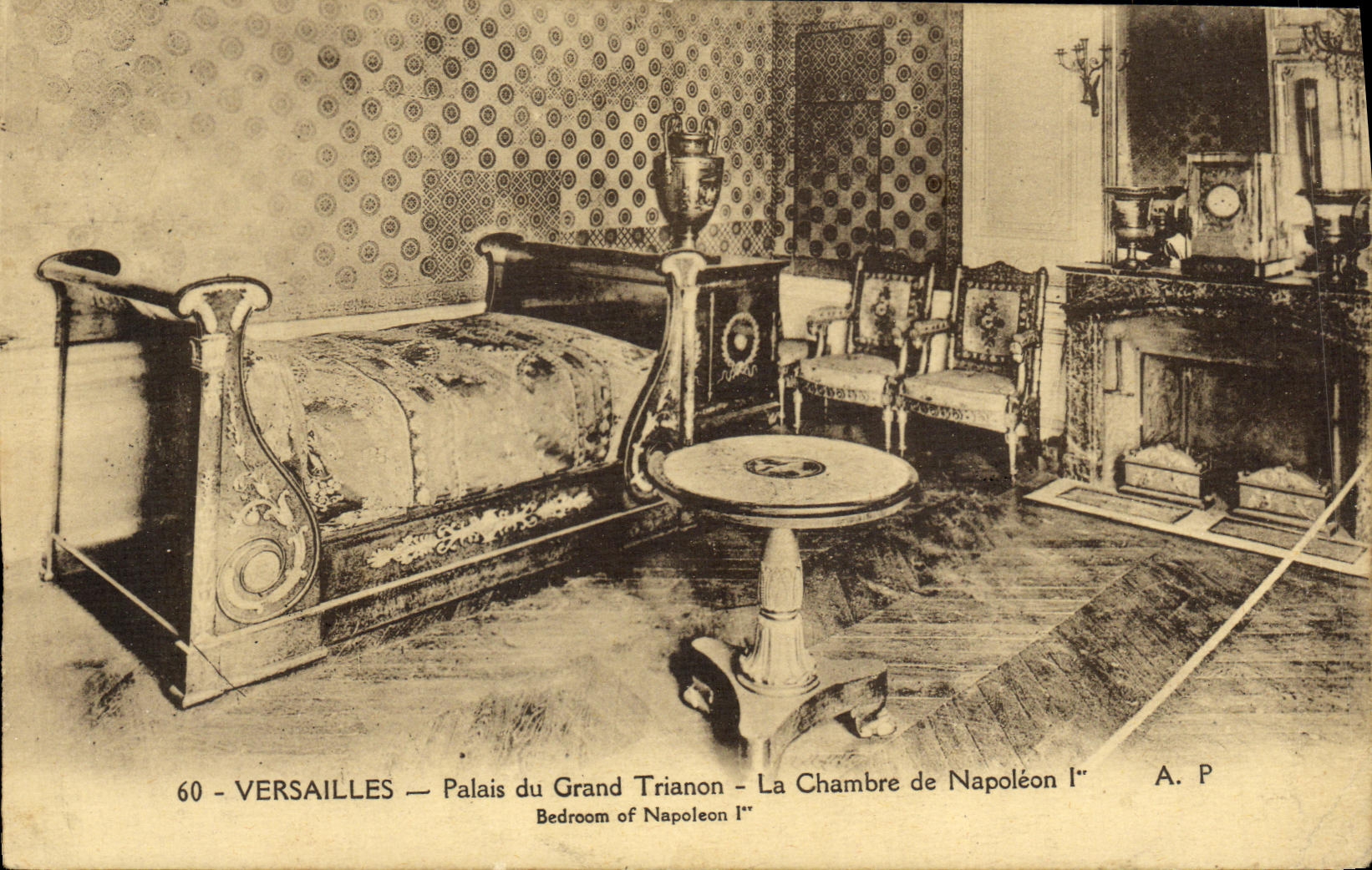 CPA Versailles Palais du Grand Trianon La Chamabre de Napoleon ler