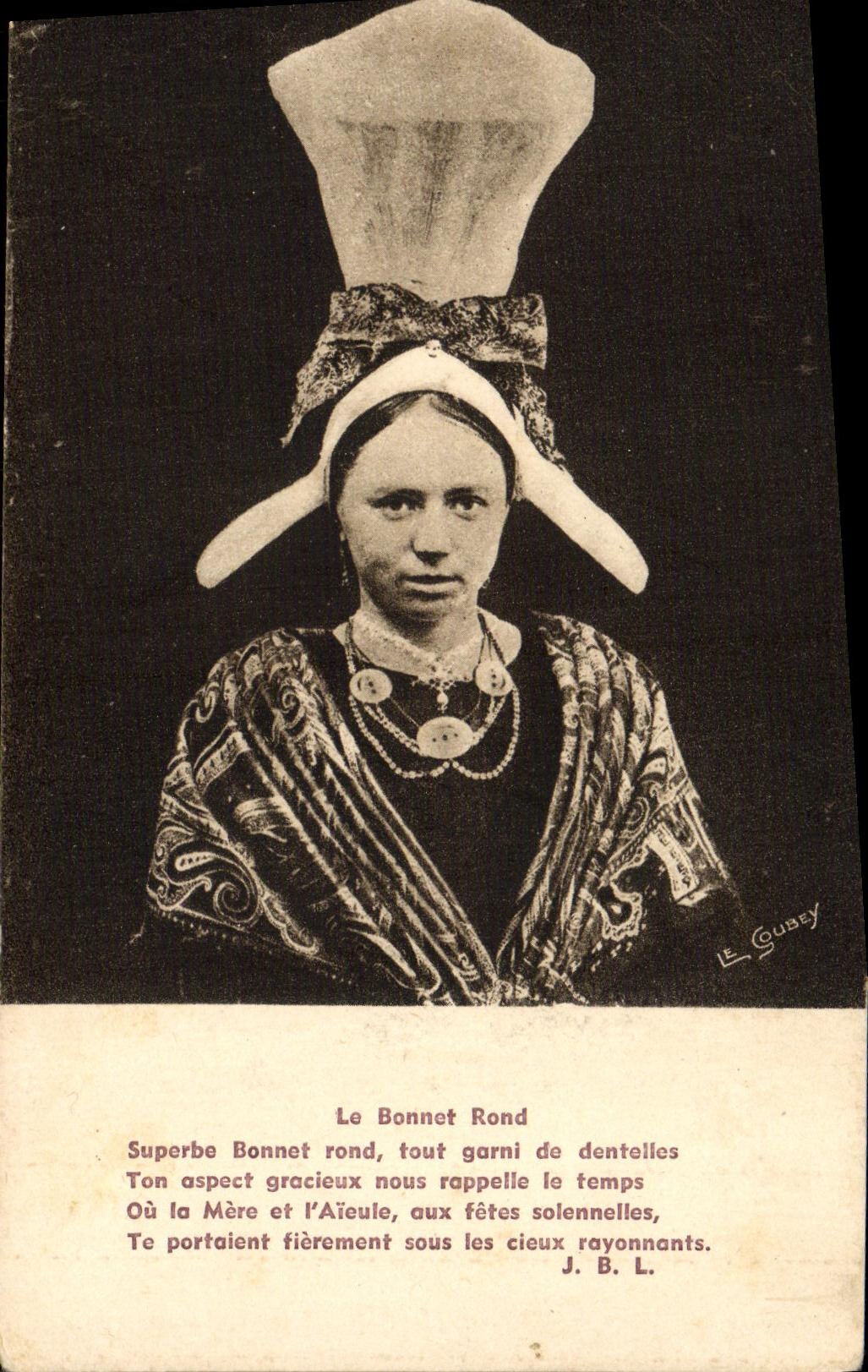 Femme en bonnet rond dentelé — Éditeur : Le Goubey, n° 1481