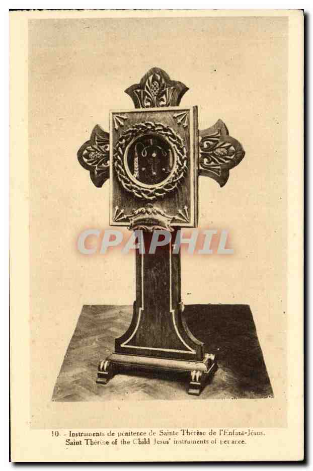 CPA Instruments de Penitence de Sainte Therese de l Enfant Jesus Lisieux