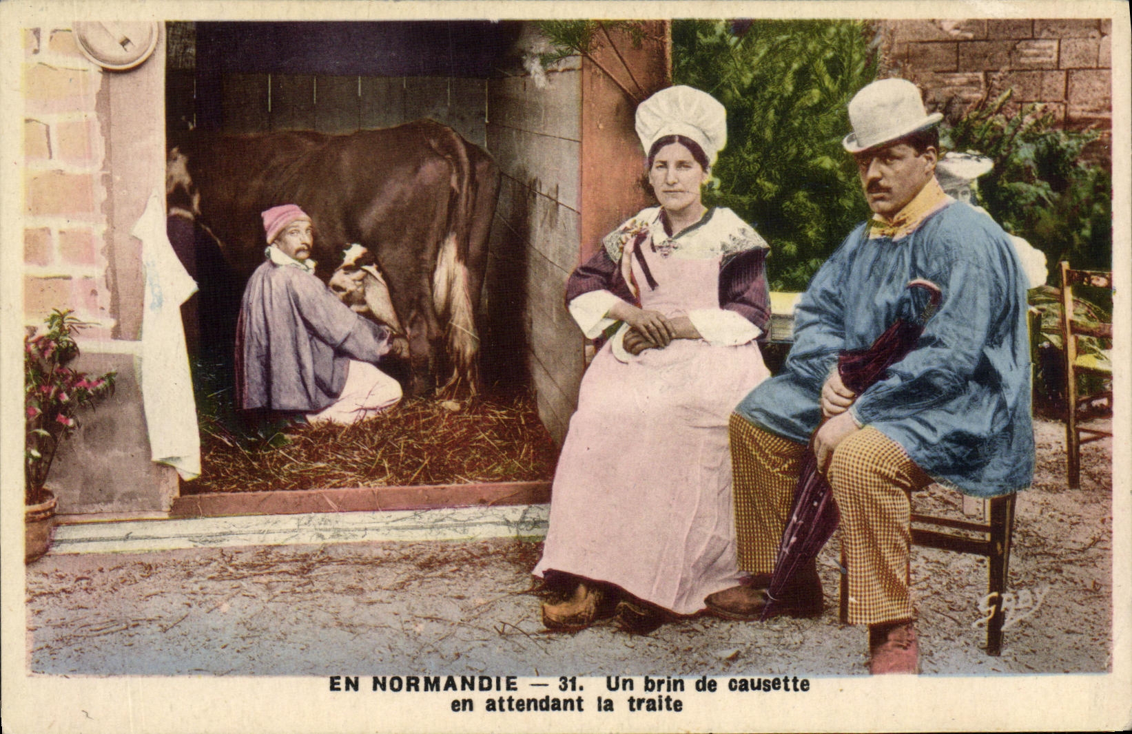 CPA En Normandie un brin de causette en attendant la traite Vache Folklore 
