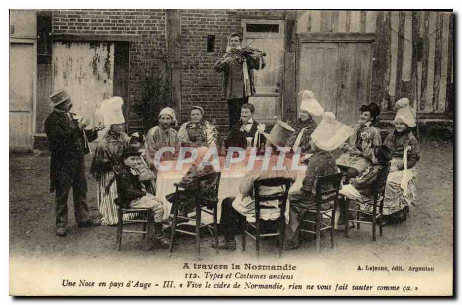 CPA A travers la Normandie Types et Costumes anciens une noce en pays d Auge Violon Folklore