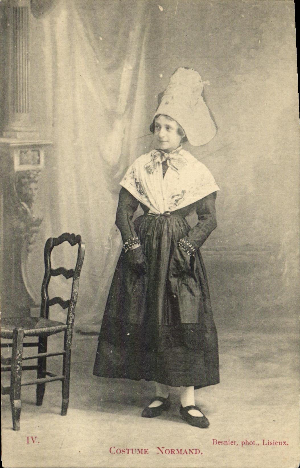 Costume Normand — IV — Besnier, phot., Lisieux