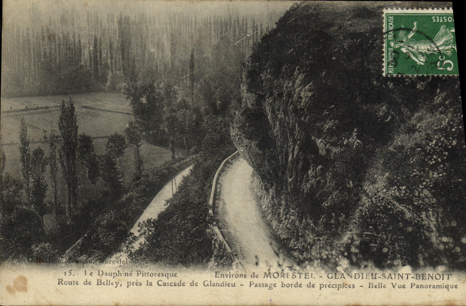 CPA Environs de Morestel Glandieu Saint Benoit Route de Belley pres la cascade de Glandieu Passage borde de precipices