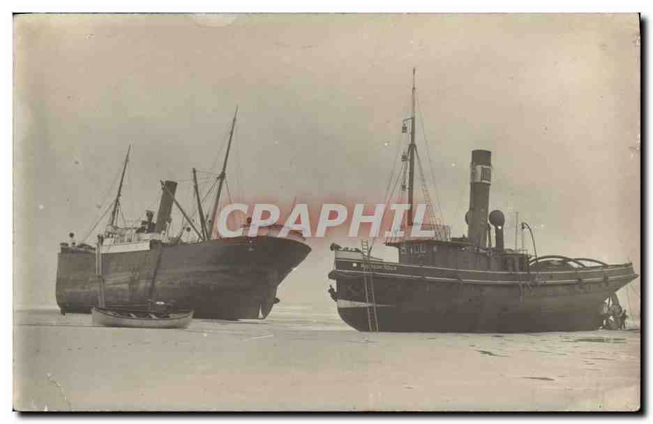 CARTE PHOTO Bateaux echoues Docteur Roux